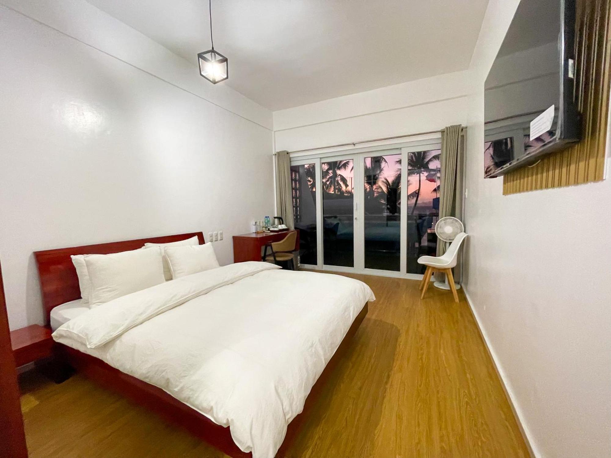 Montani Beach Resort Puerto Galera Powered By Cocotel Екстер'єр фото